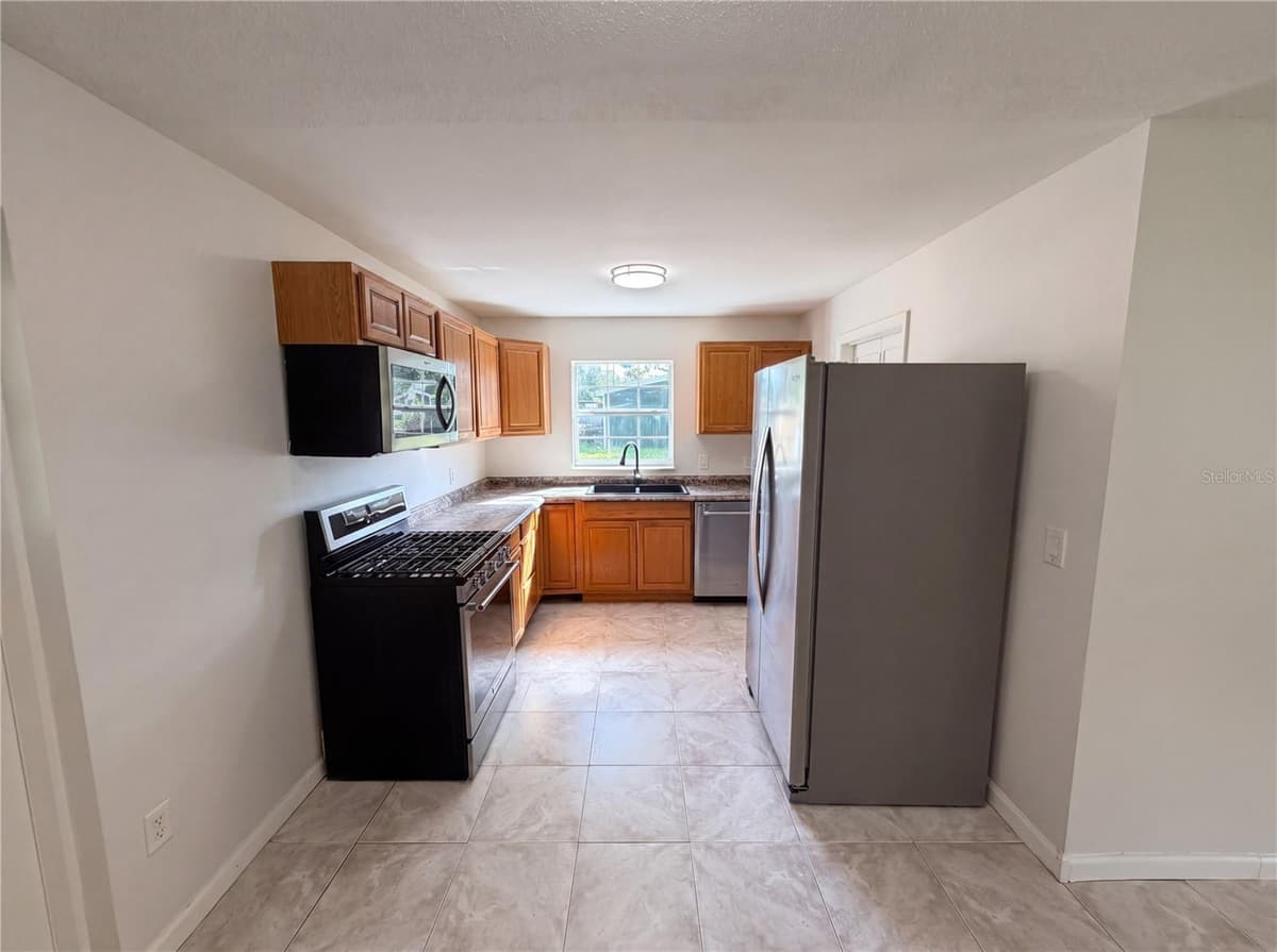 1057 LAKEMOOR BOULEVARD — photo 11 of 30