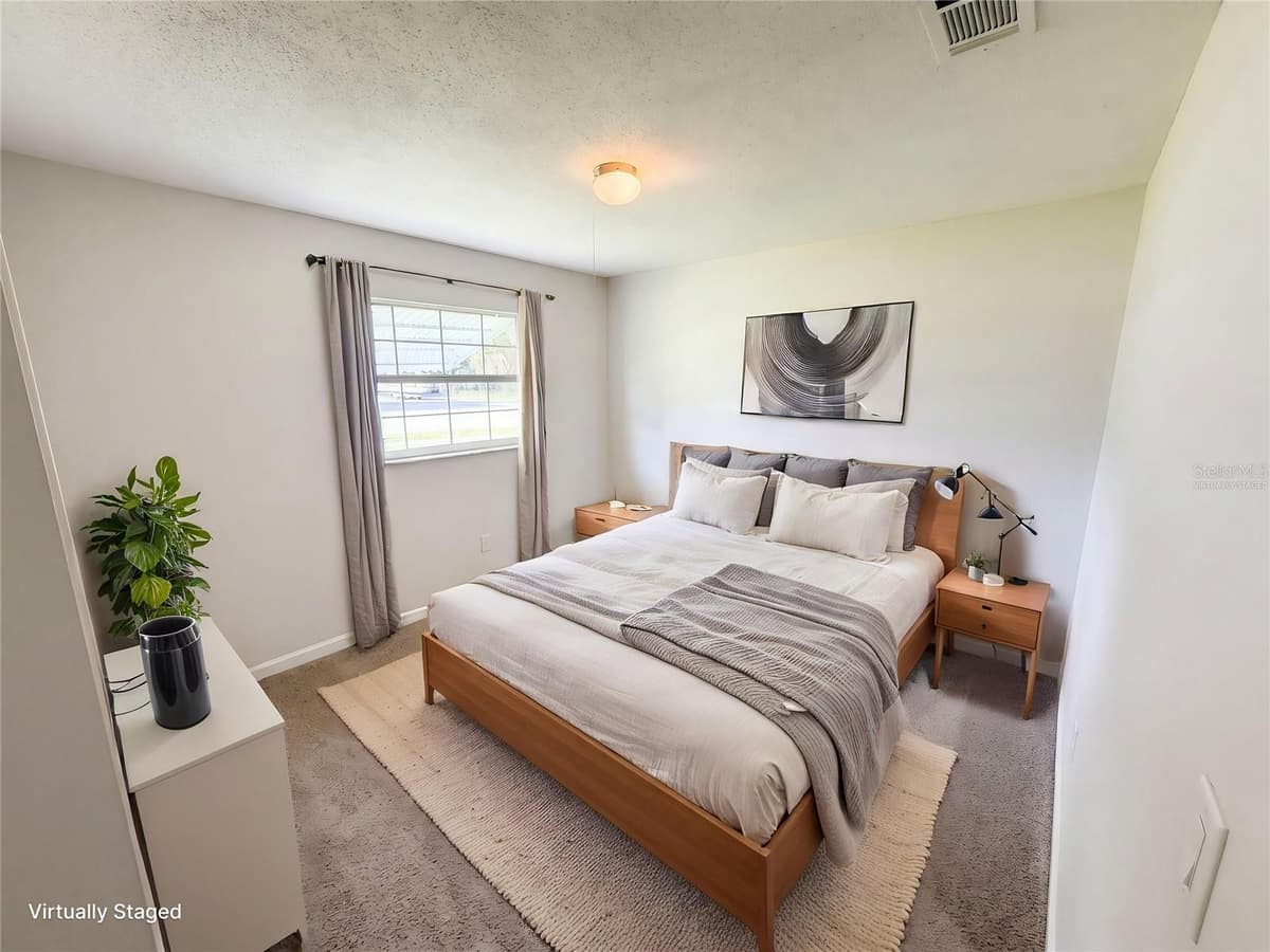 1057 LAKEMOOR BOULEVARD — photo 4 of 30