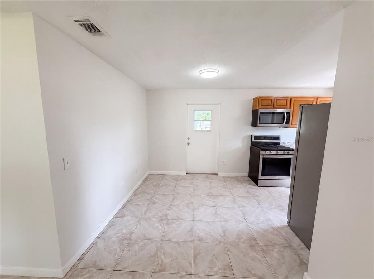 1057 LAKEMOOR BOULEVARD — photo 13 of 30