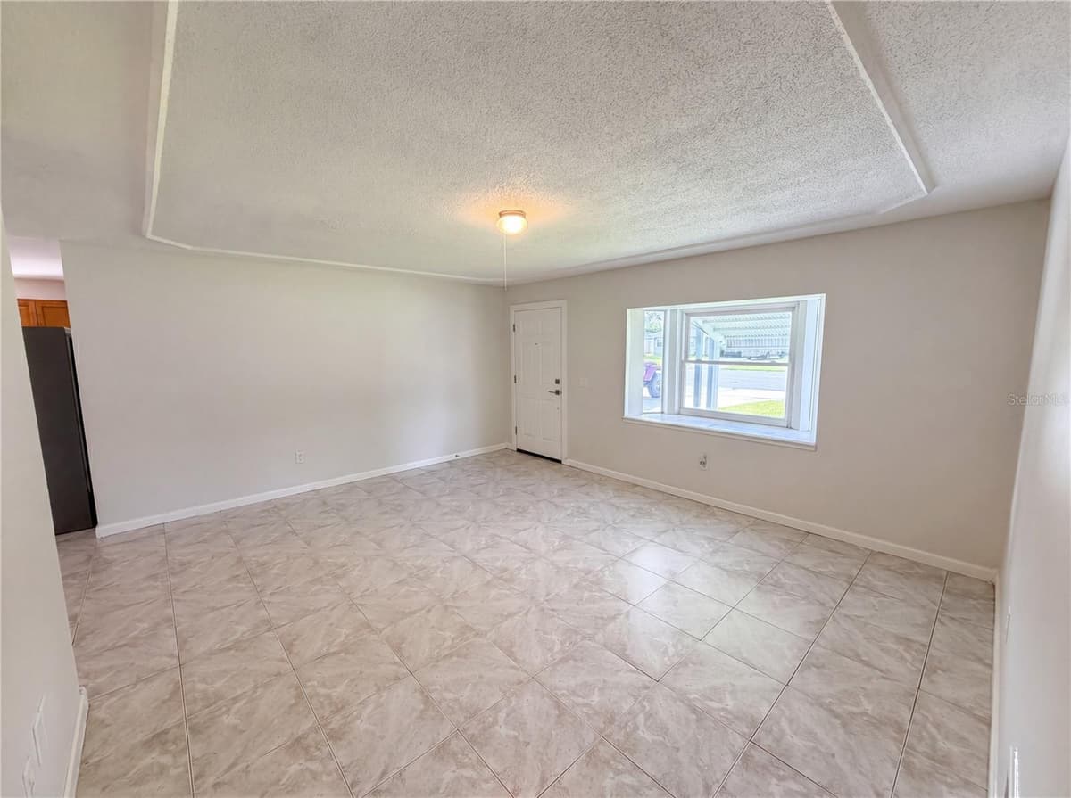 1057 LAKEMOOR BOULEVARD — photo 10 of 30