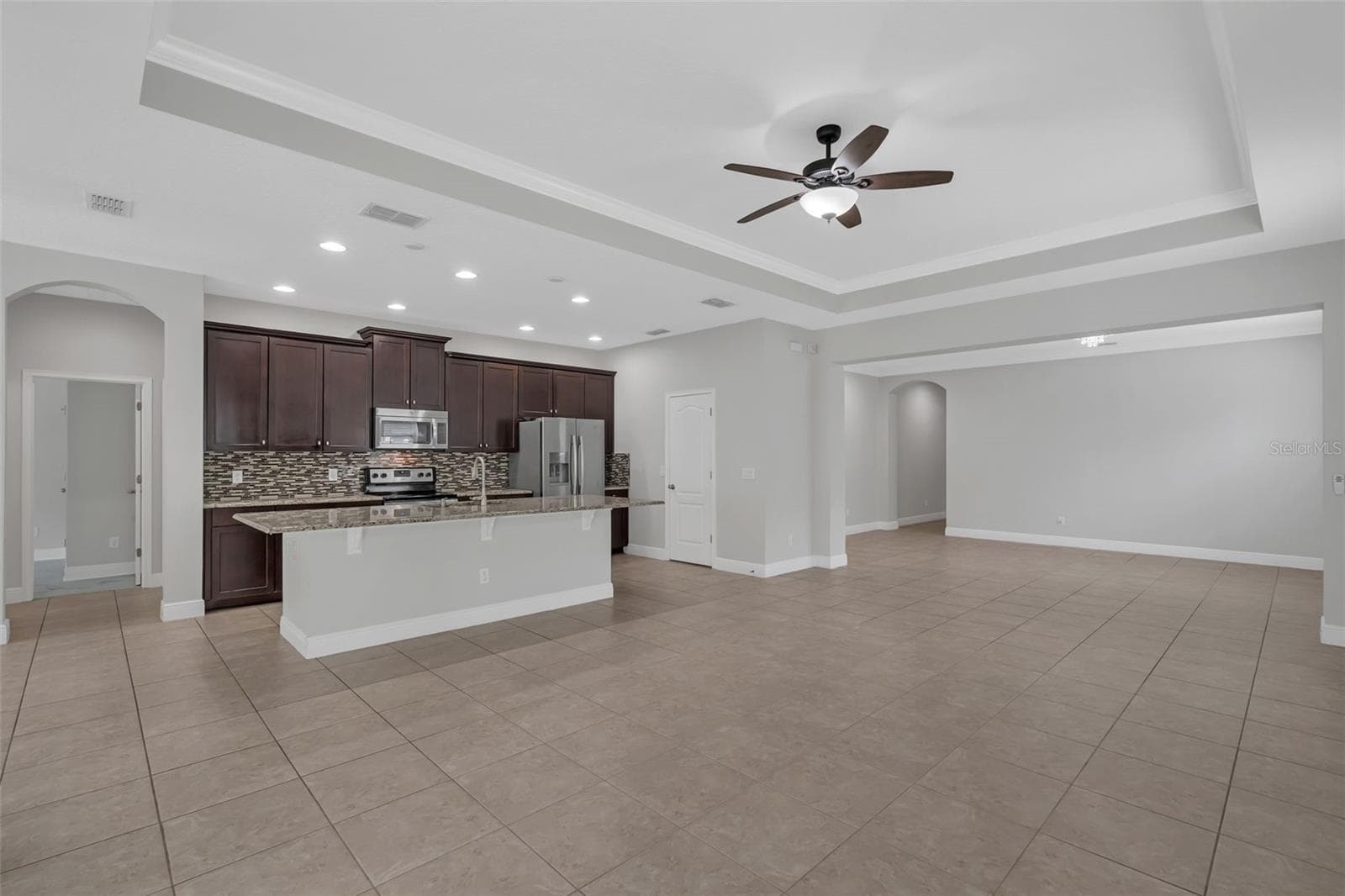 12826 WOODMERE CLOSE DR — photo 13 of 44