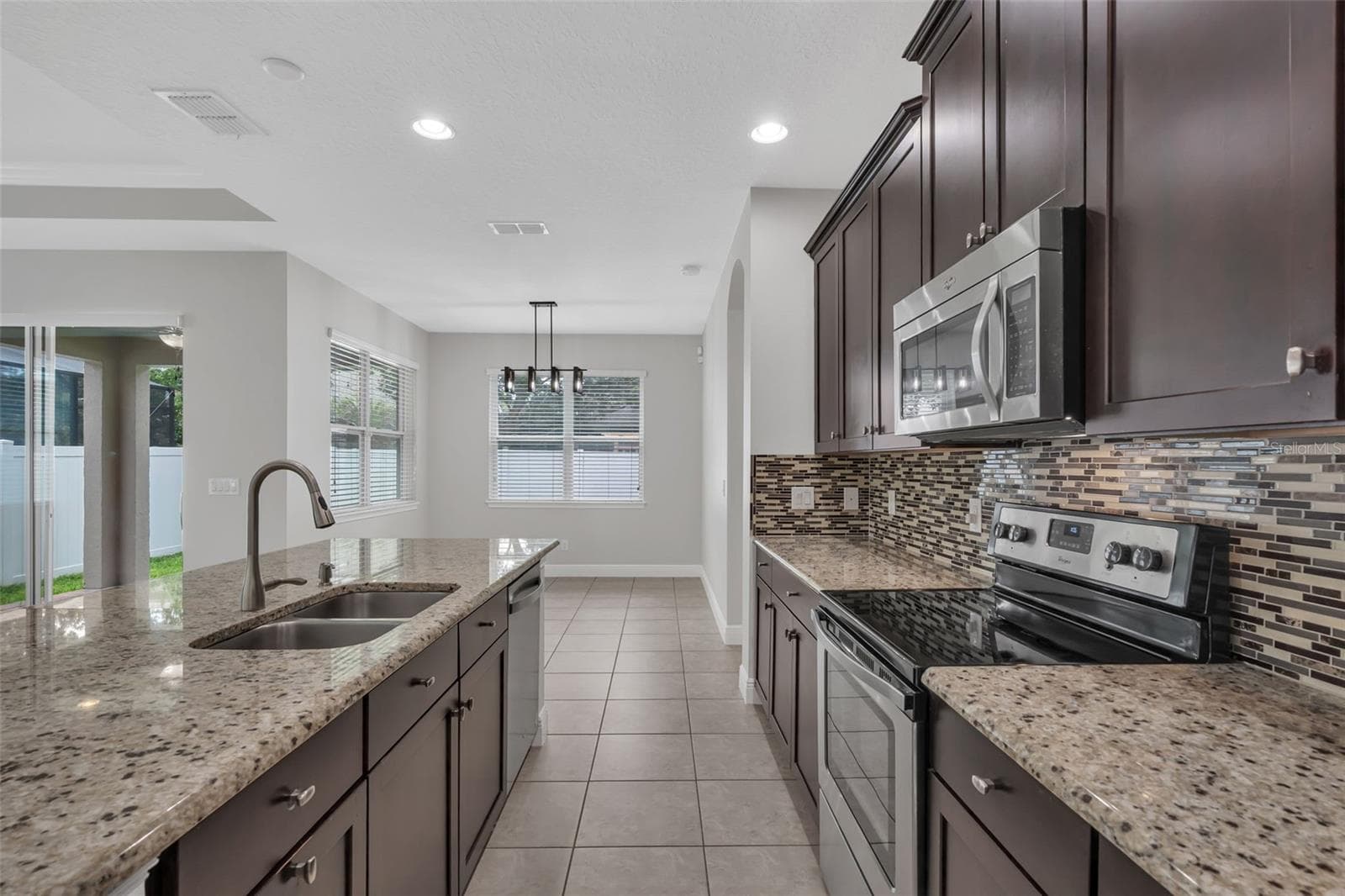12826 WOODMERE CLOSE DR — photo 8 of 44