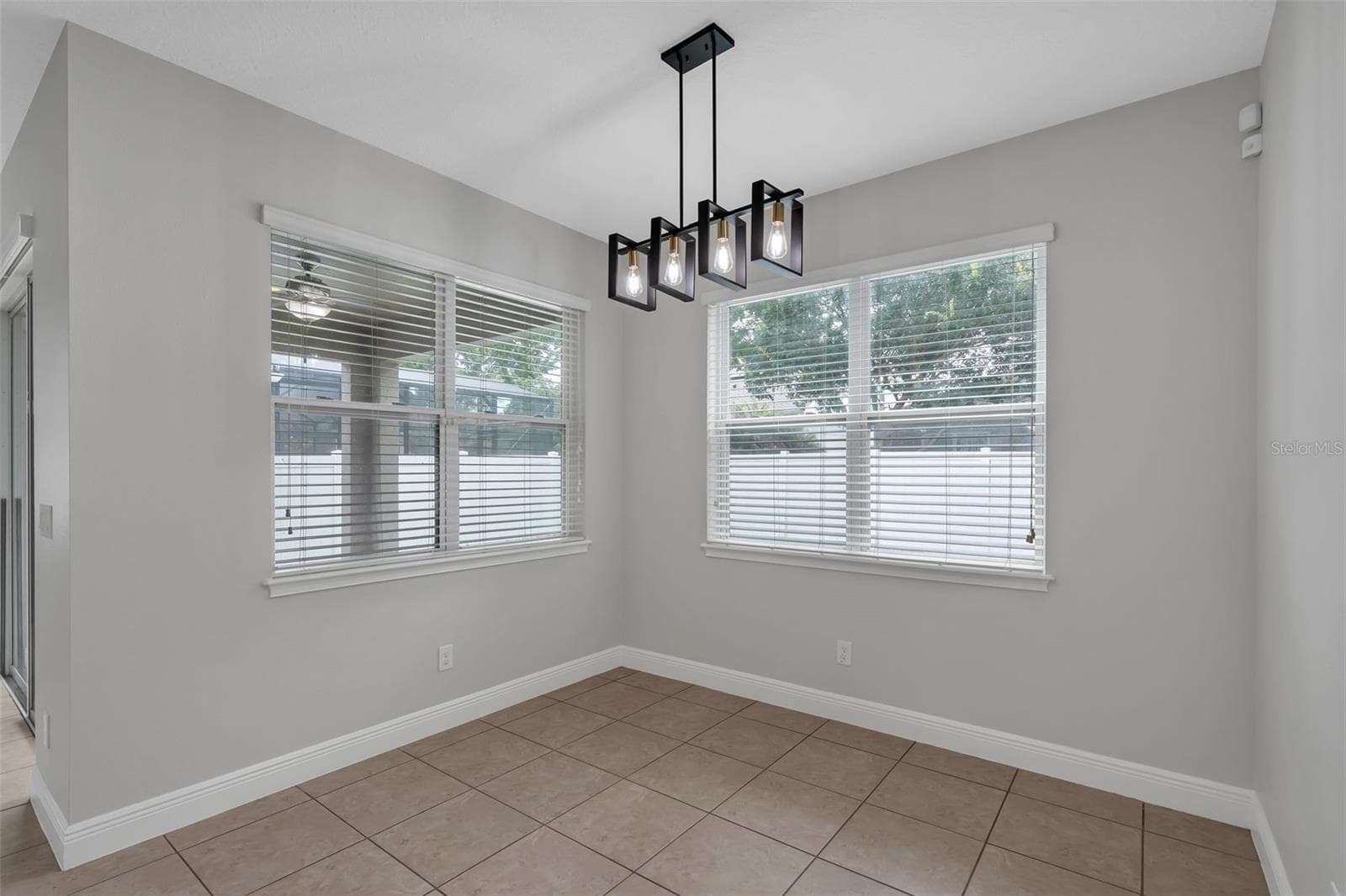 12826 WOODMERE CLOSE DR — photo 14 of 44