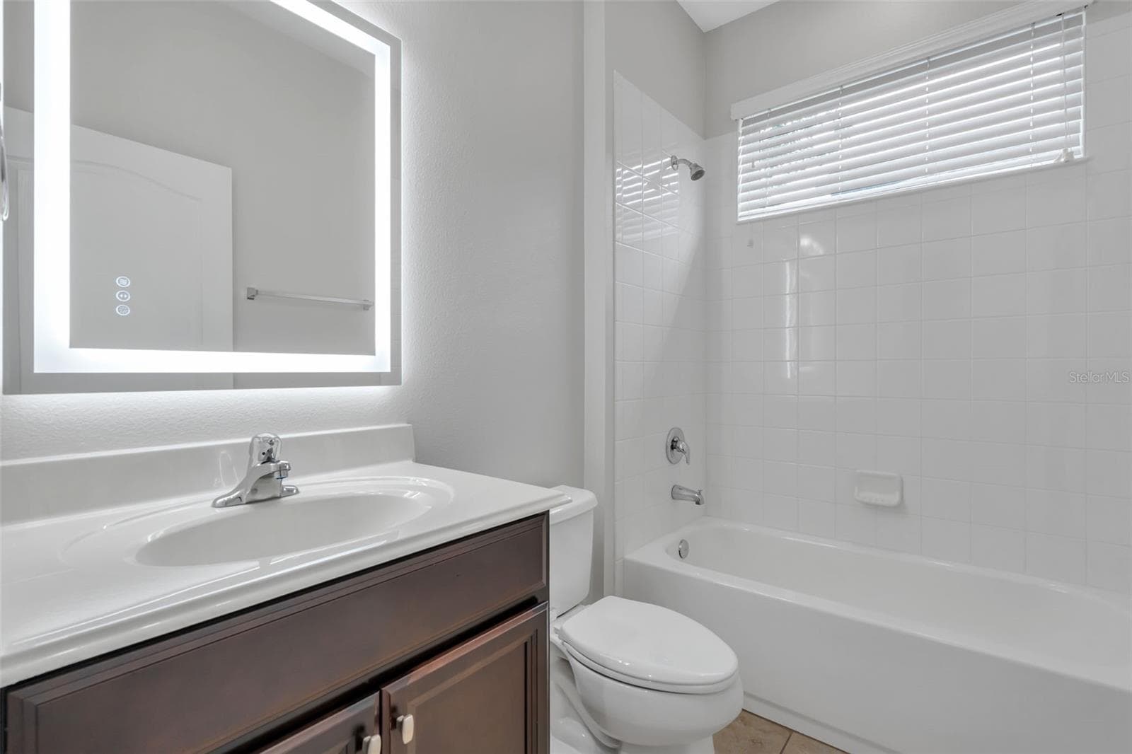 12826 WOODMERE CLOSE DR — photo 29 of 44