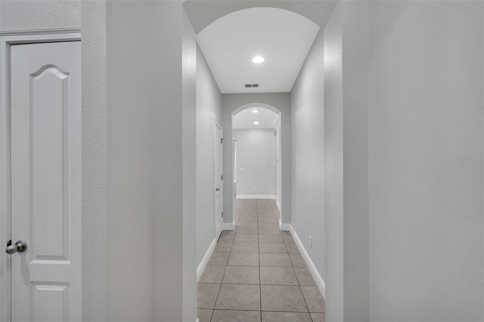 12826 WOODMERE CLOSE DR — photo 4 of 44