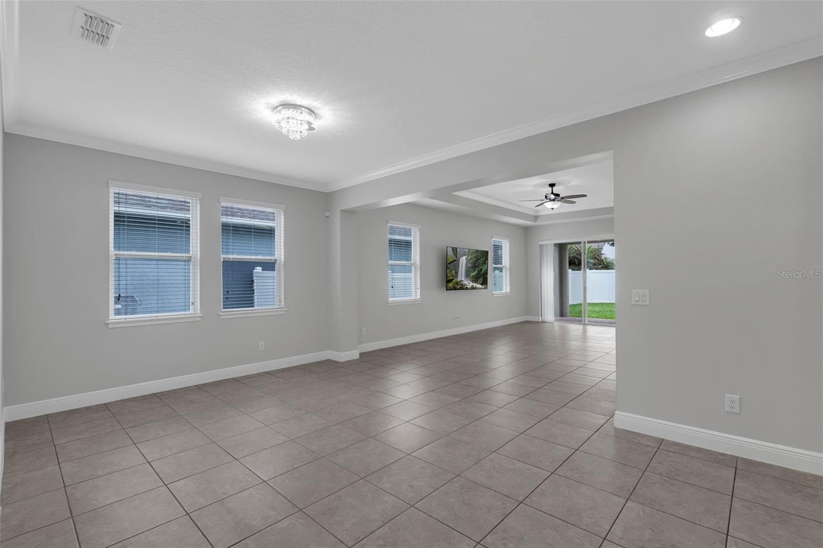 12826 WOODMERE CLOSE DR — photo 6 of 44