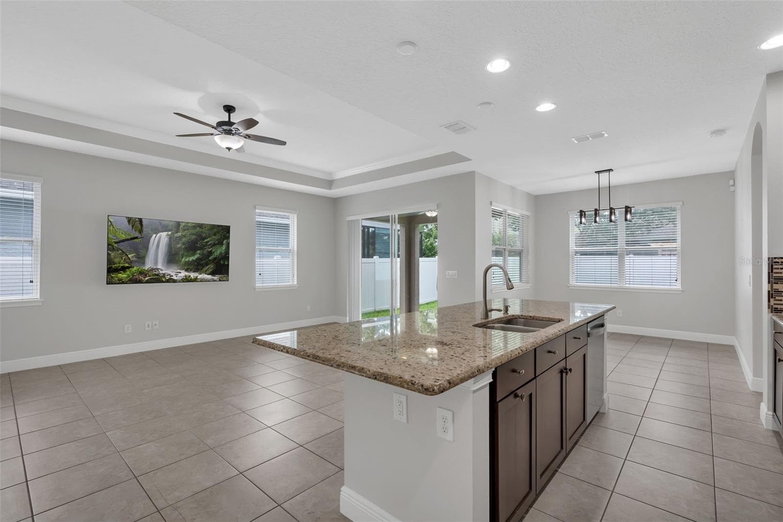 12826 WOODMERE CLOSE DR — photo 10 of 44