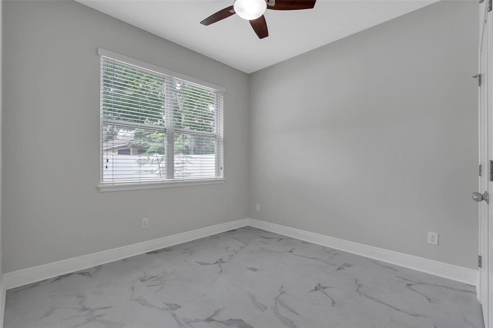 12826 WOODMERE CLOSE DR — photo 31 of 44