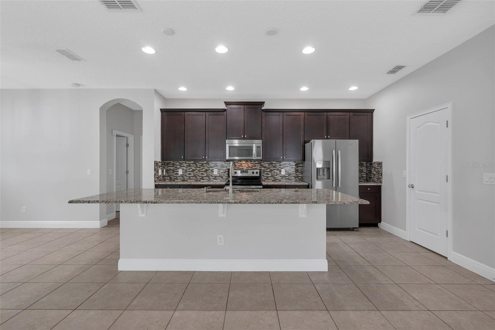 12826 WOODMERE CLOSE DR — photo 12 of 44