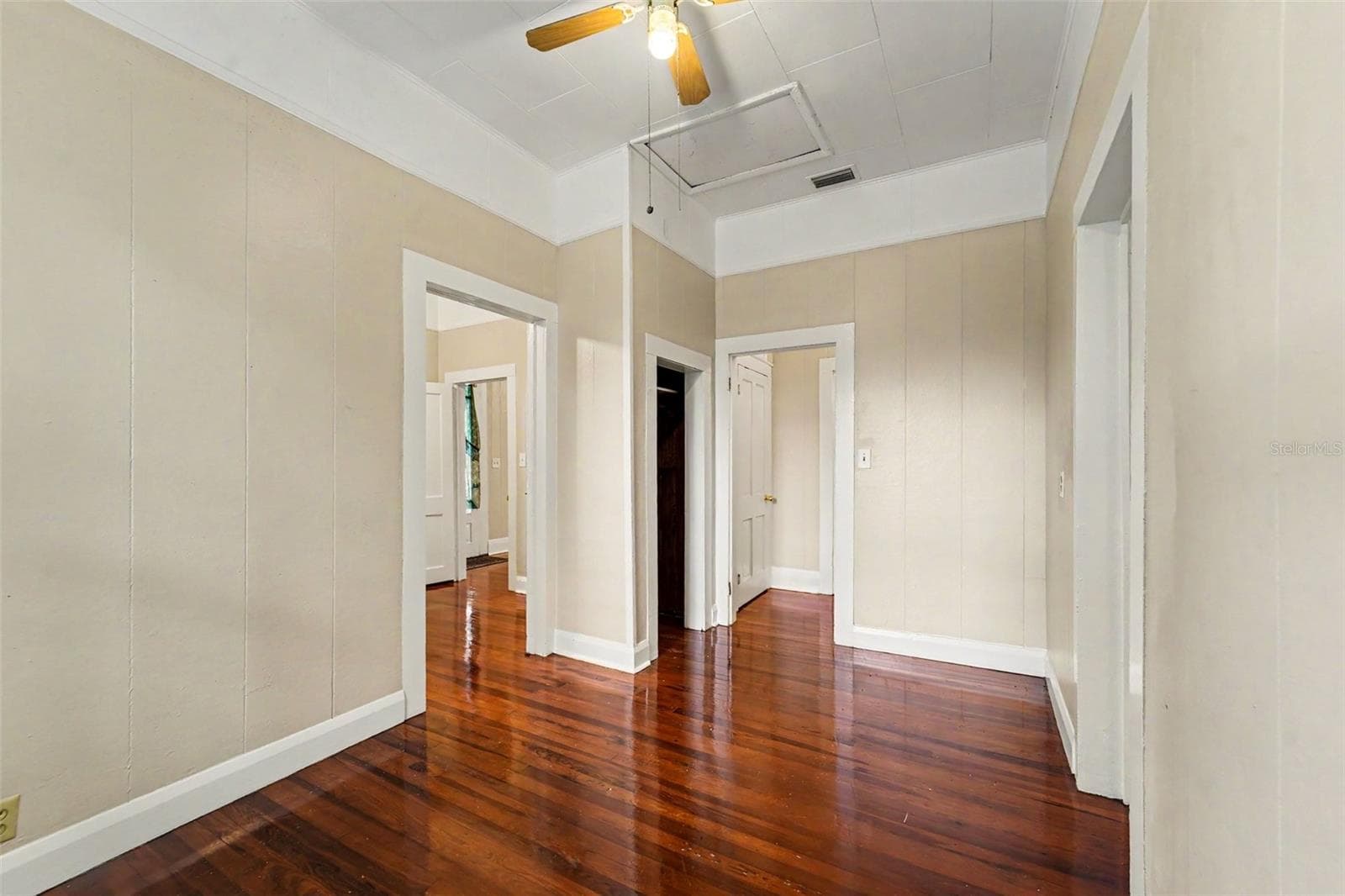 4109 SUWANEE AVENUE — photo 13 of 39