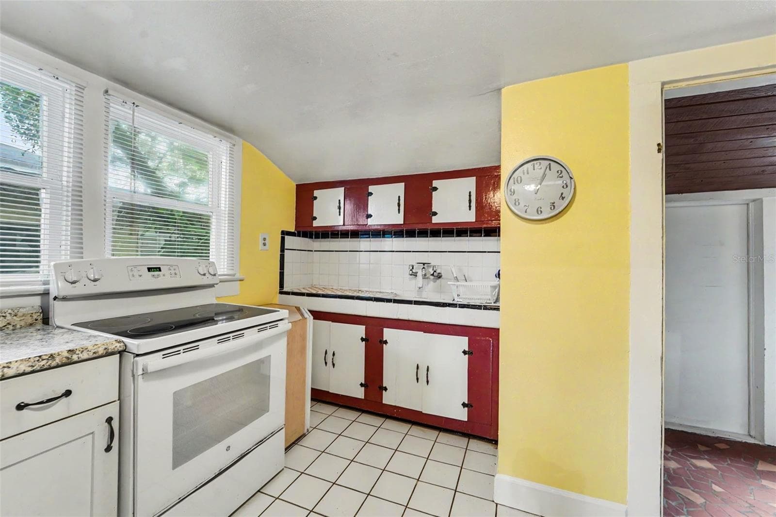 4109 SUWANEE AVENUE — photo 21 of 39