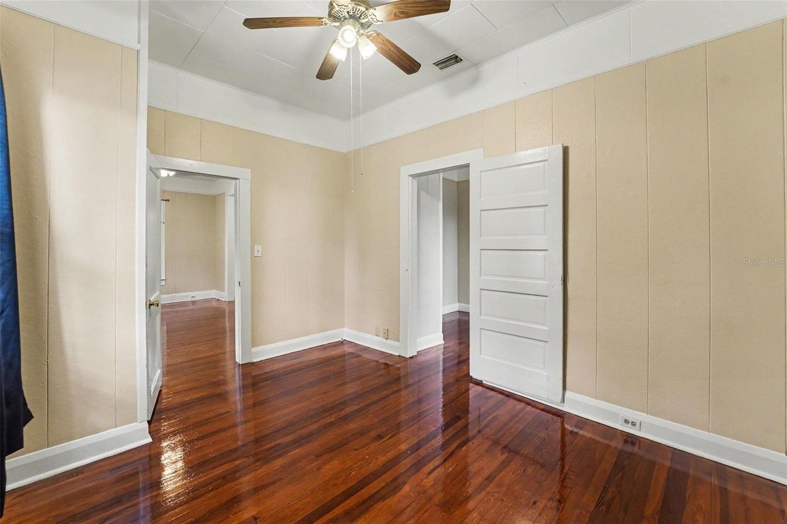 4109 SUWANEE AVENUE — photo 16 of 39