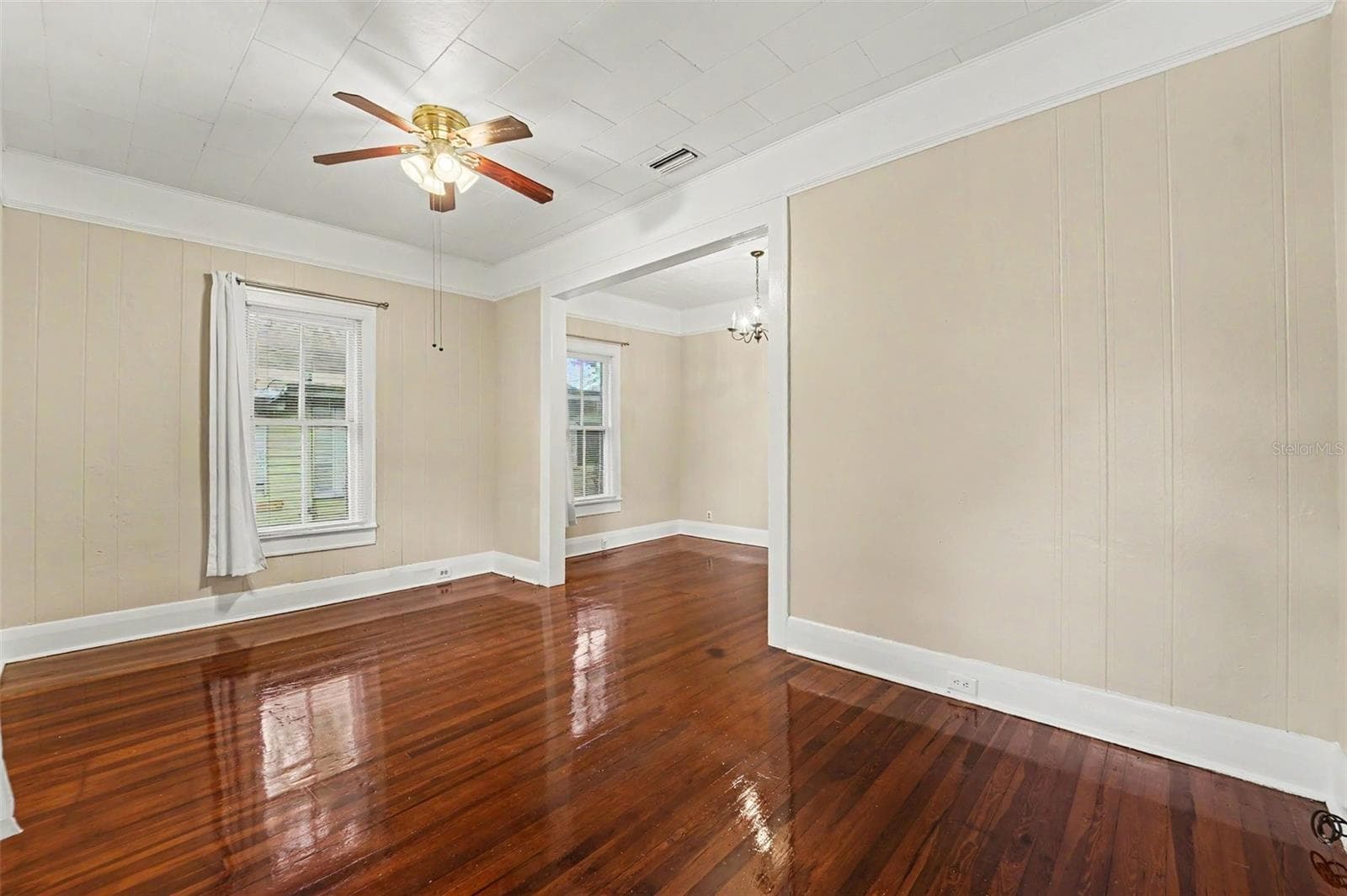 4109 SUWANEE AVENUE — photo 11 of 39