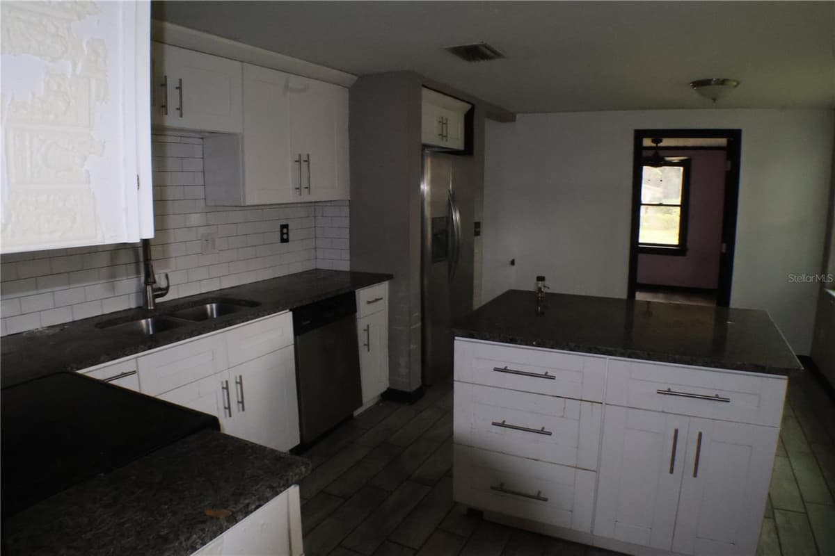 1202 FERRELL STREET — photo 5 of 16