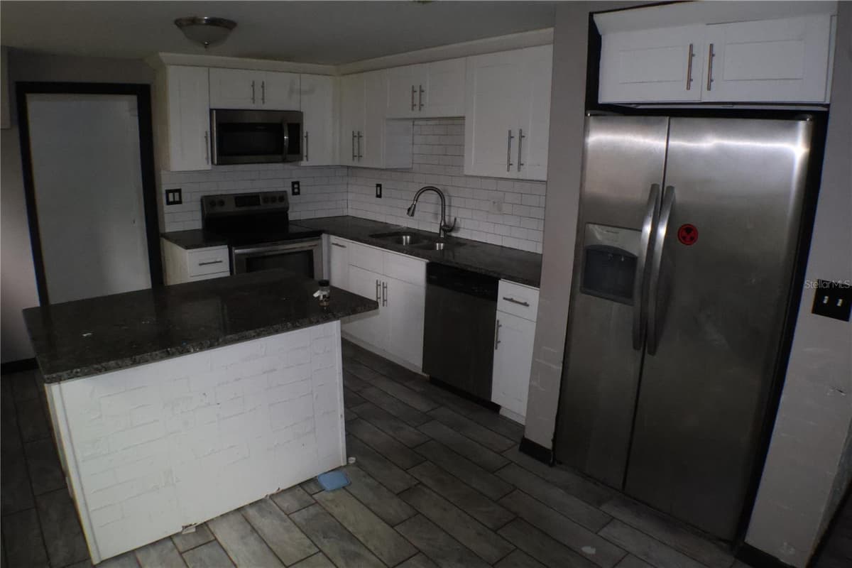 1202 FERRELL STREET — photo 4 of 16