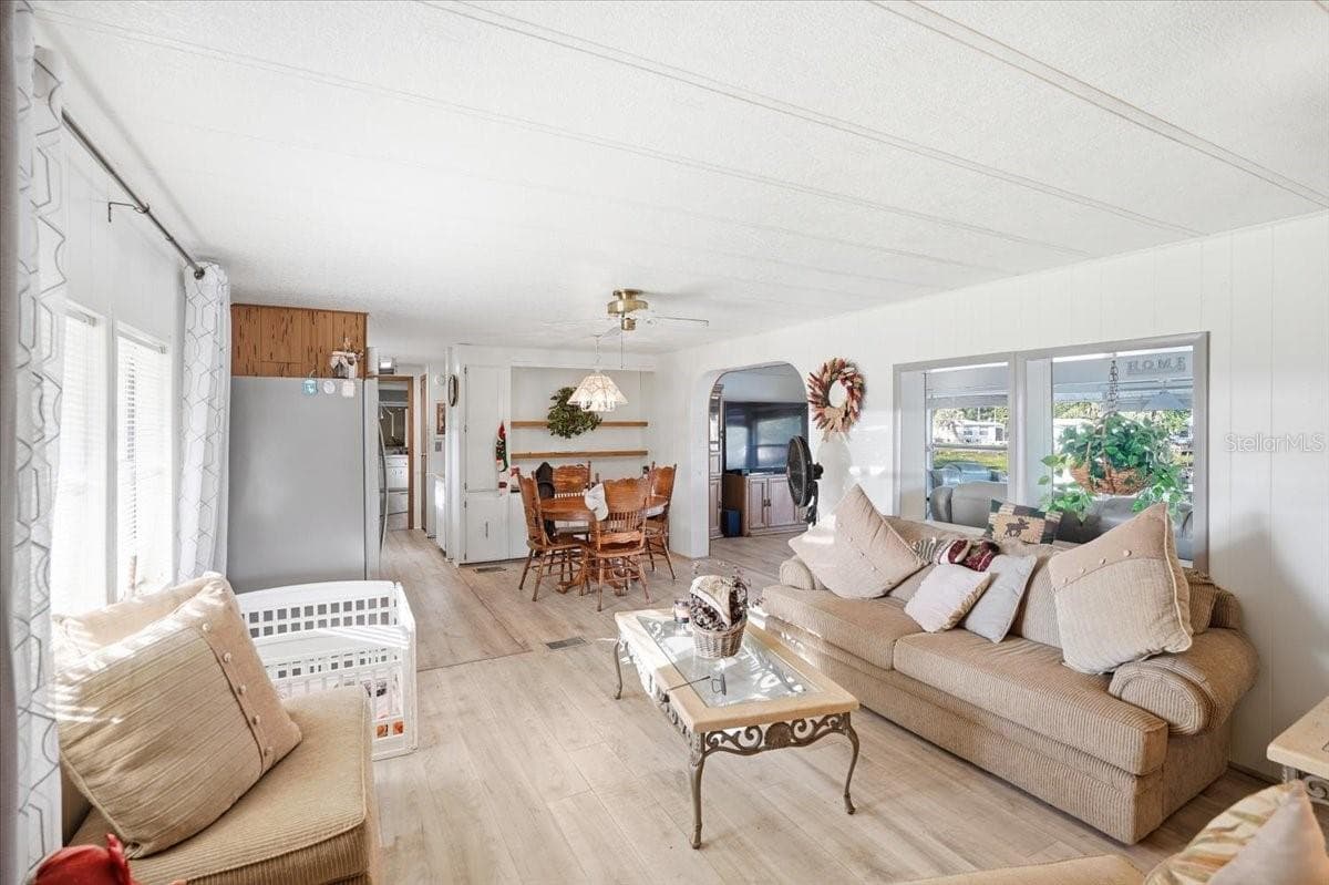 928 SHAD TERRACE — photo 3 of 48