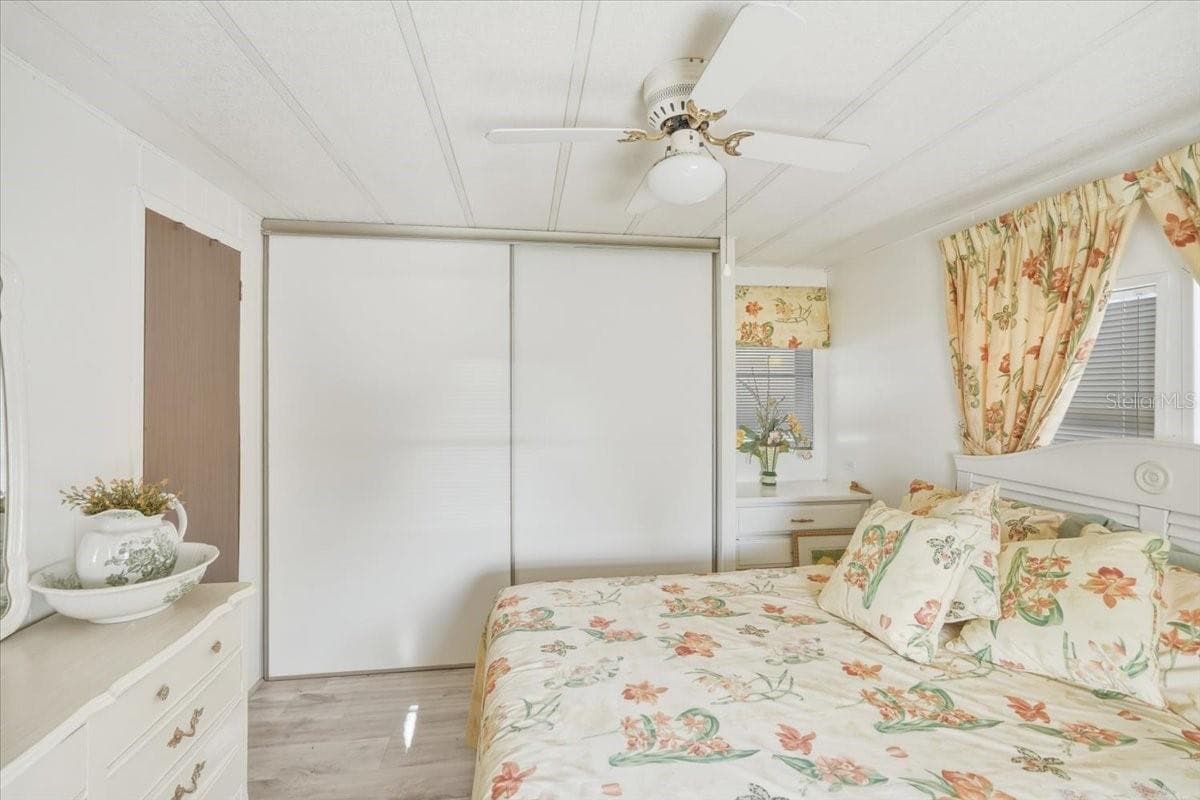 928 SHAD TERRACE — photo 23 of 48