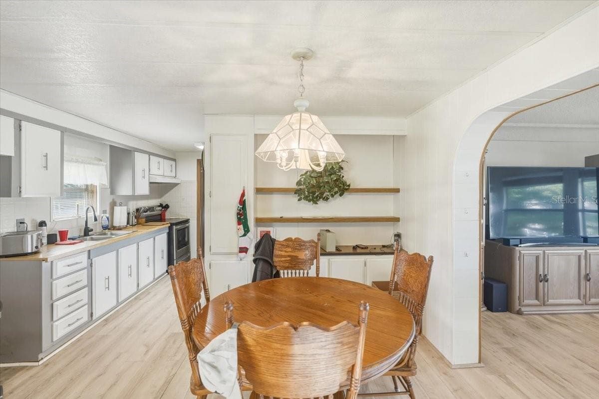 928 SHAD TERRACE — photo 5 of 48