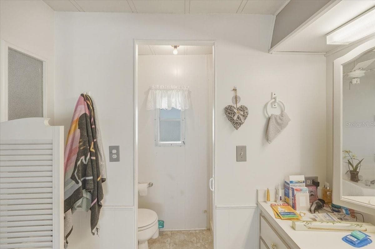 928 SHAD TERRACE — photo 21 of 48