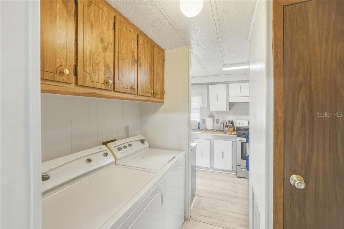 928 SHAD TERRACE — photo 15 of 48
