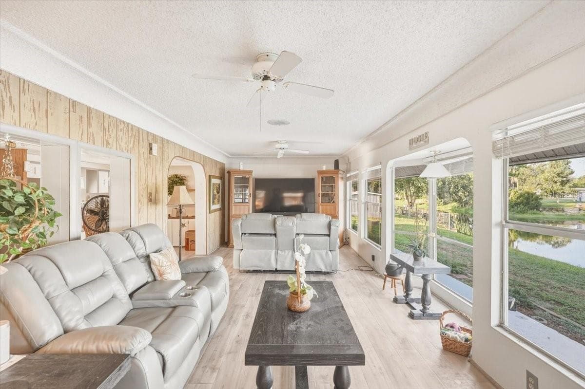 928 SHAD TERRACE — photo 8 of 48