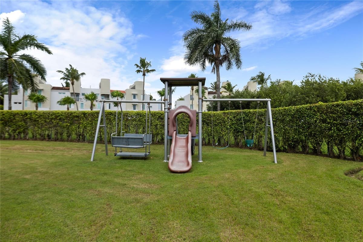 175 VILLAS DE GOLF — photo 21 of 26