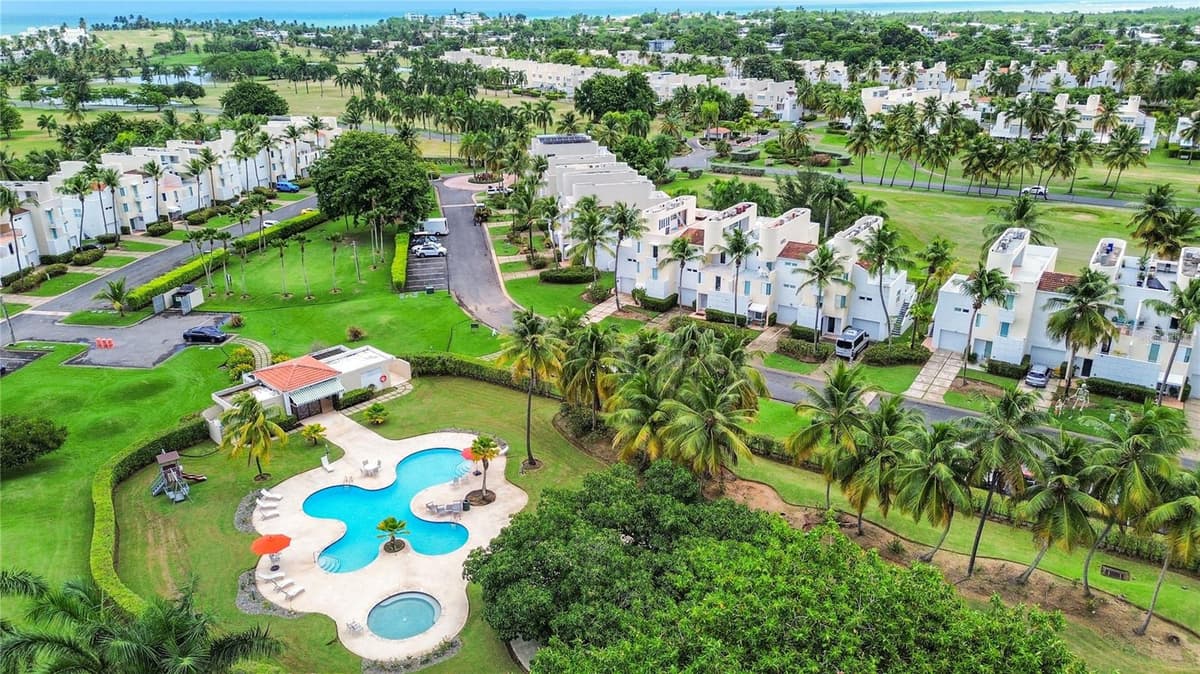 175 VILLAS DE GOLF — photo 24 of 26