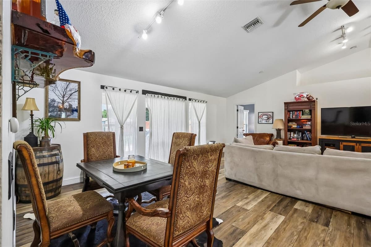 6401 WARM SPRINGS AVENUE — photo 7 of 38