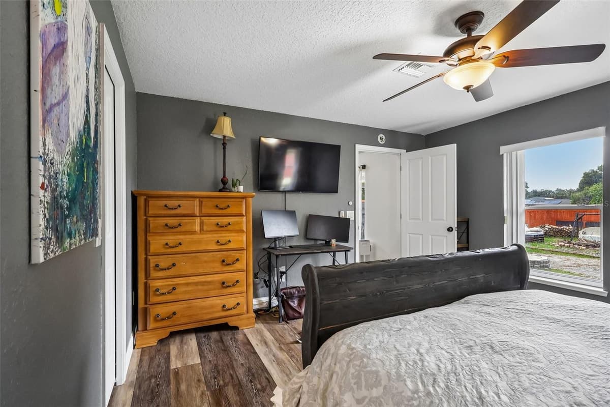 6401 WARM SPRINGS AVENUE — photo 15 of 38