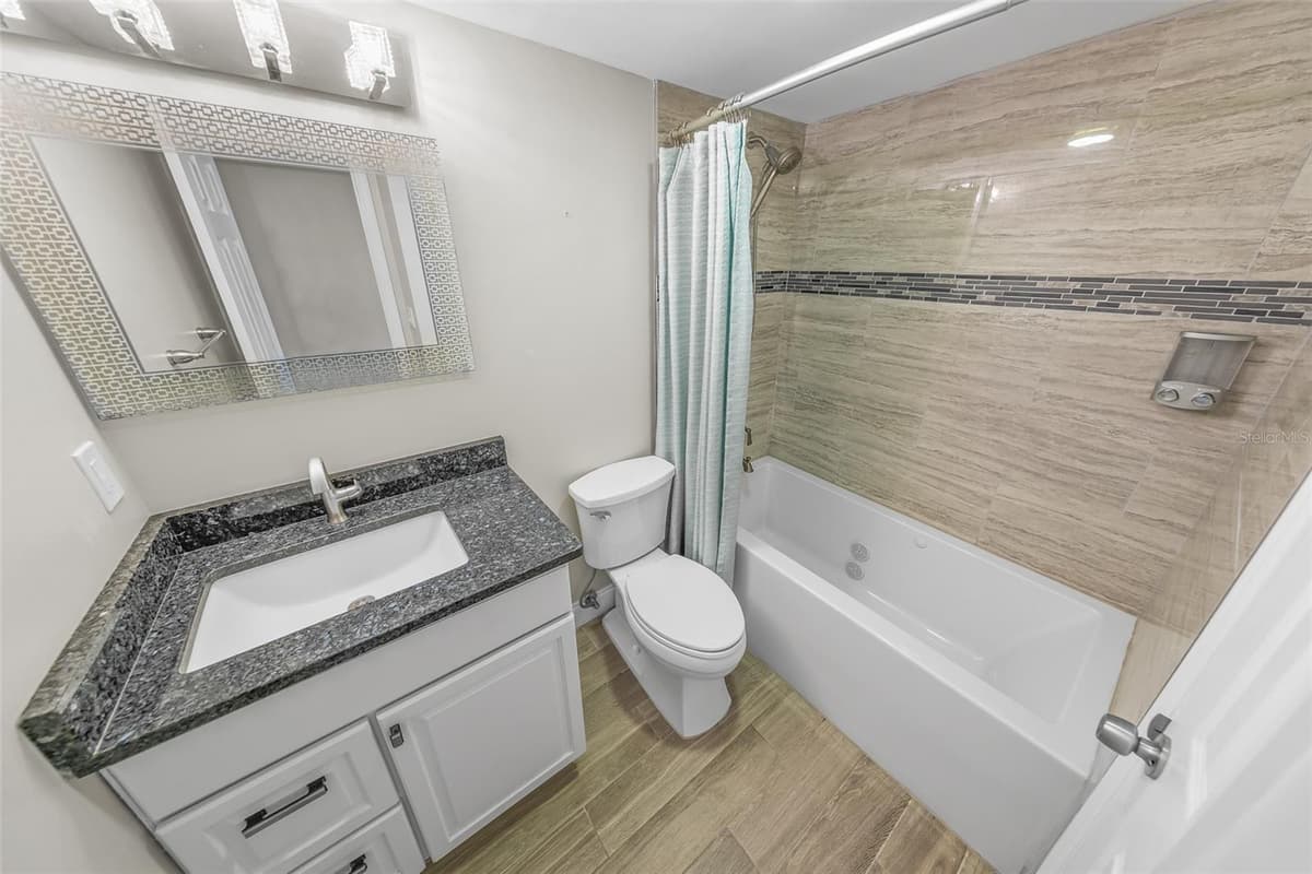 4495 ATLANTIC AVENUE — photo 25 of 40
