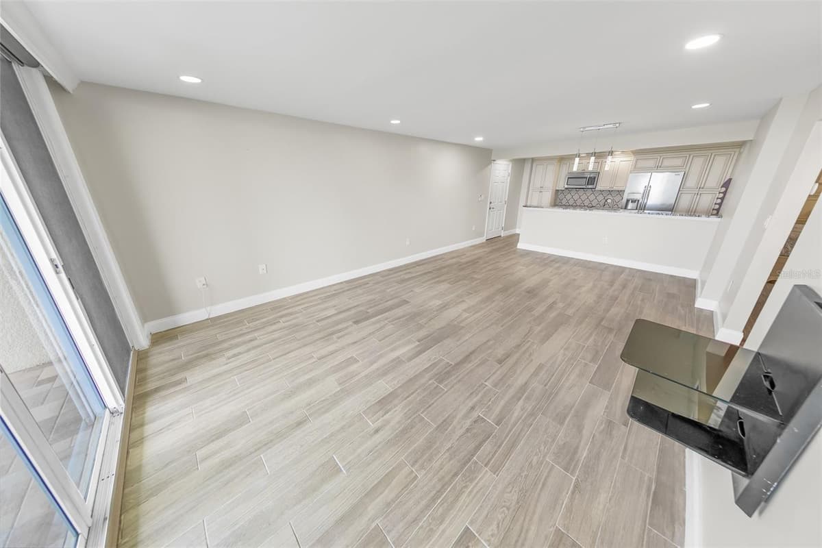 4495 ATLANTIC AVENUE — photo 12 of 40