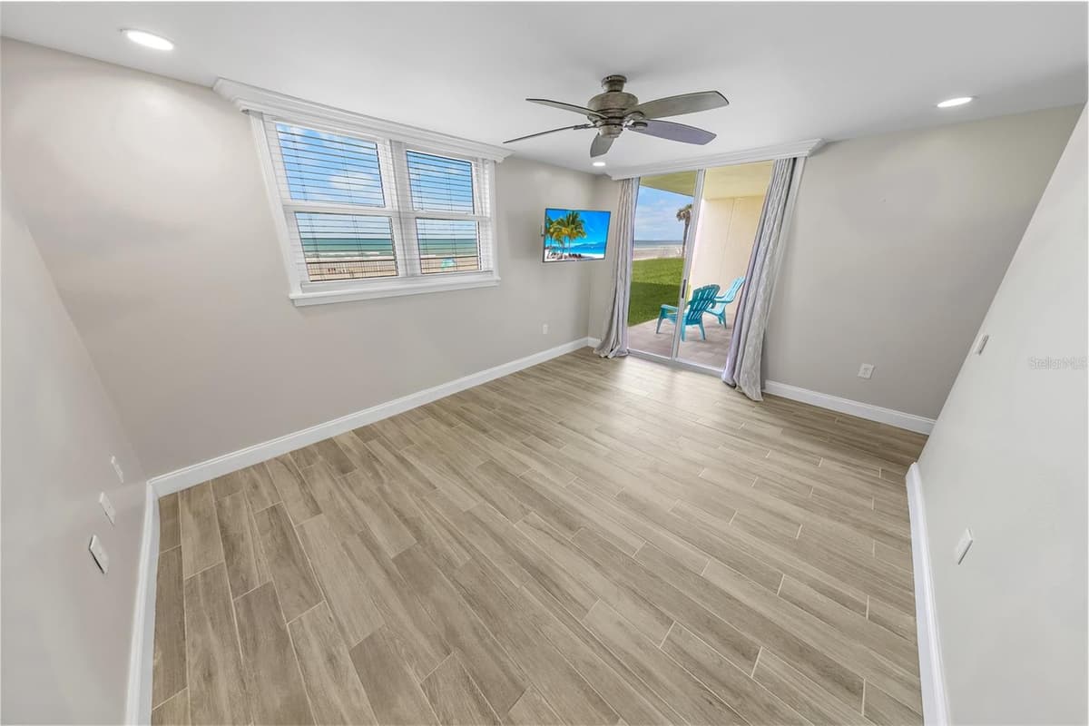 4495 ATLANTIC AVENUE — photo 18 of 40