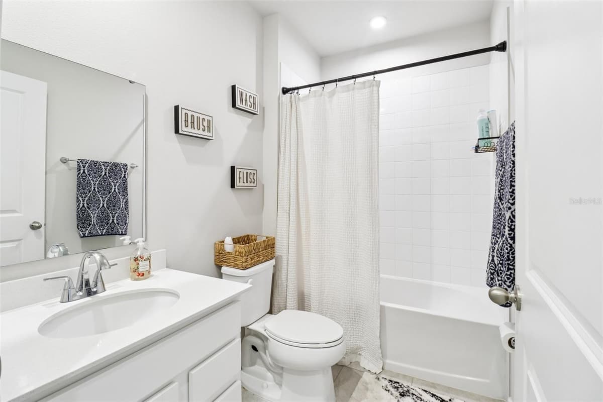 2192 OKLAHOMA DRIVE — photo 17 of 55