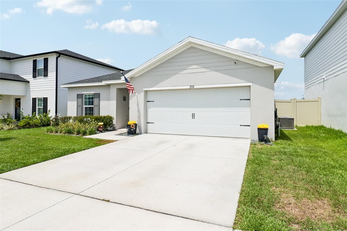 2192 OKLAHOMA DRIVE — photo 3 of 55