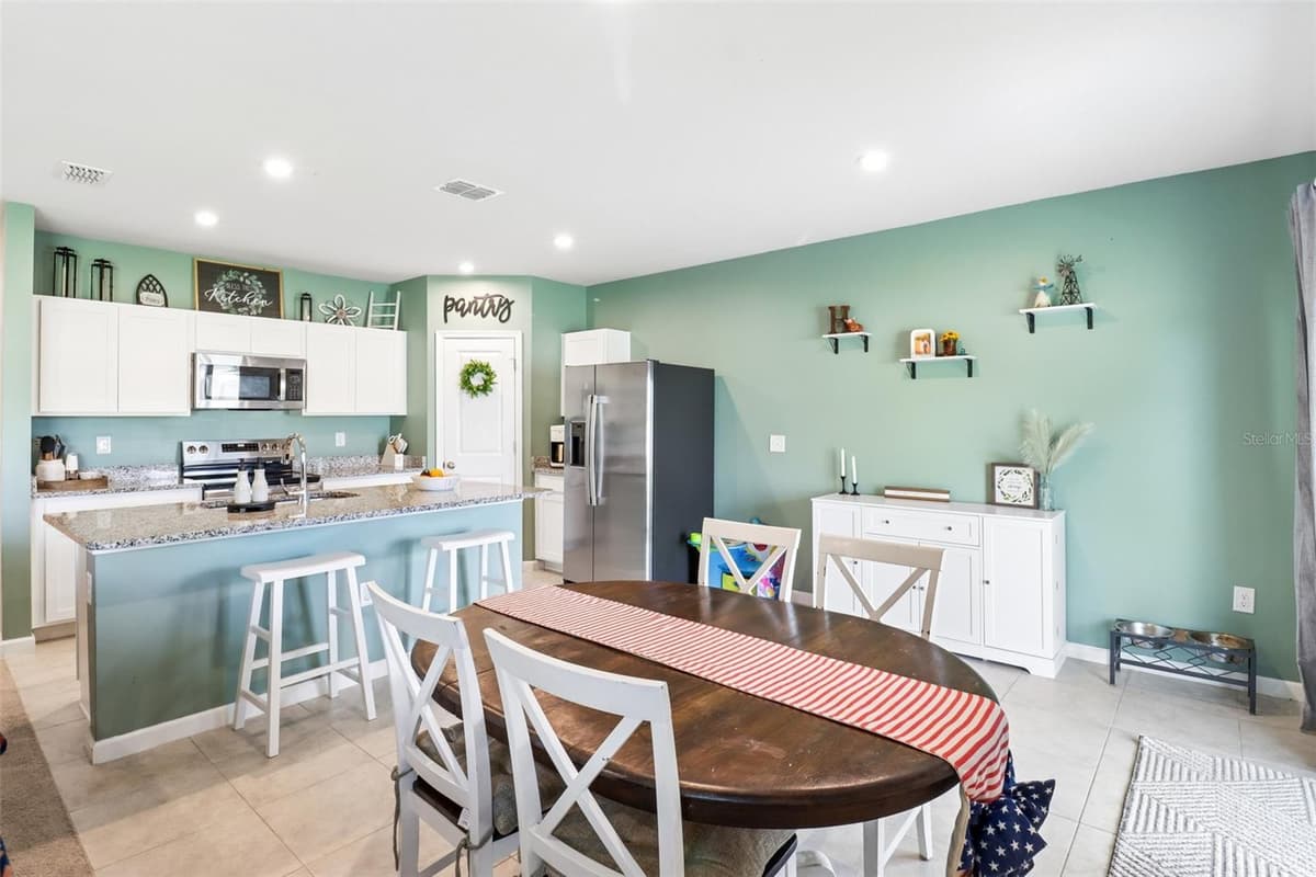 2192 OKLAHOMA DRIVE — photo 11 of 55