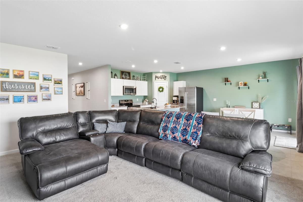 2192 OKLAHOMA DRIVE — photo 6 of 55