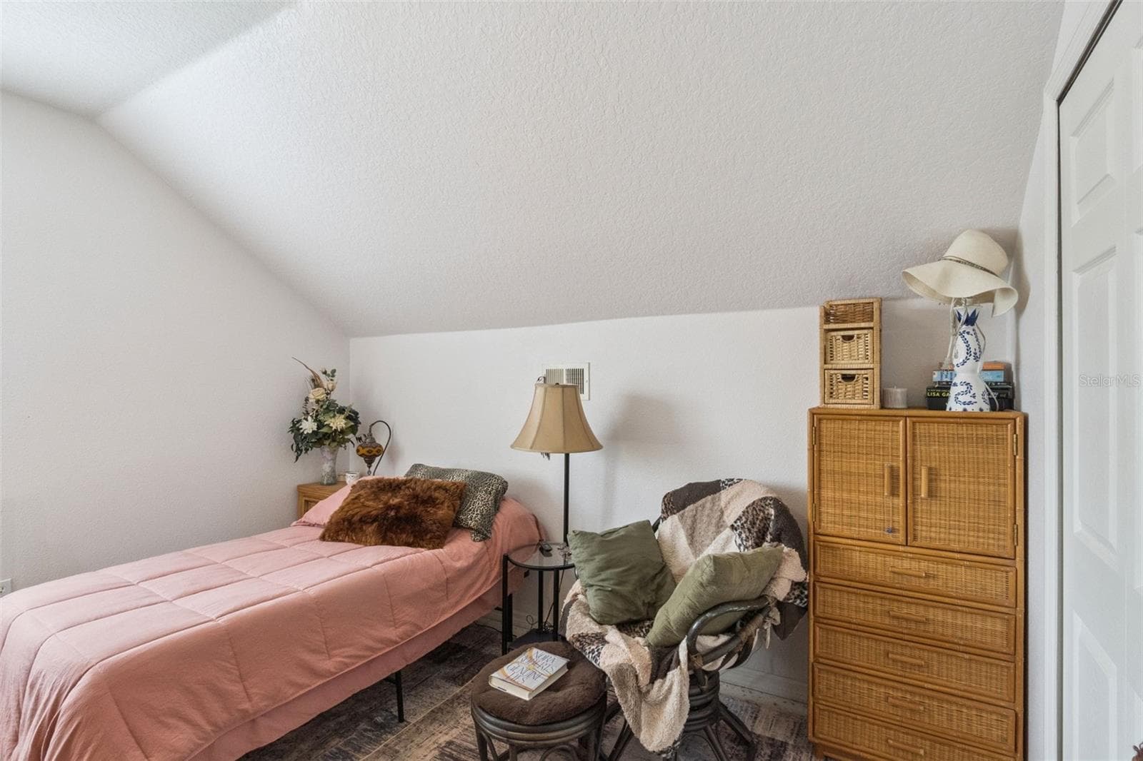 16217 COOPERS HAWK AVENUE — photo 18 of 27