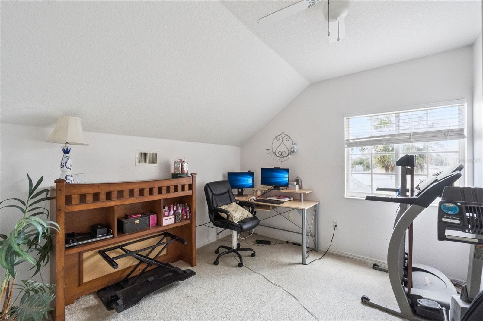 16217 COOPERS HAWK AVENUE — photo 22 of 27