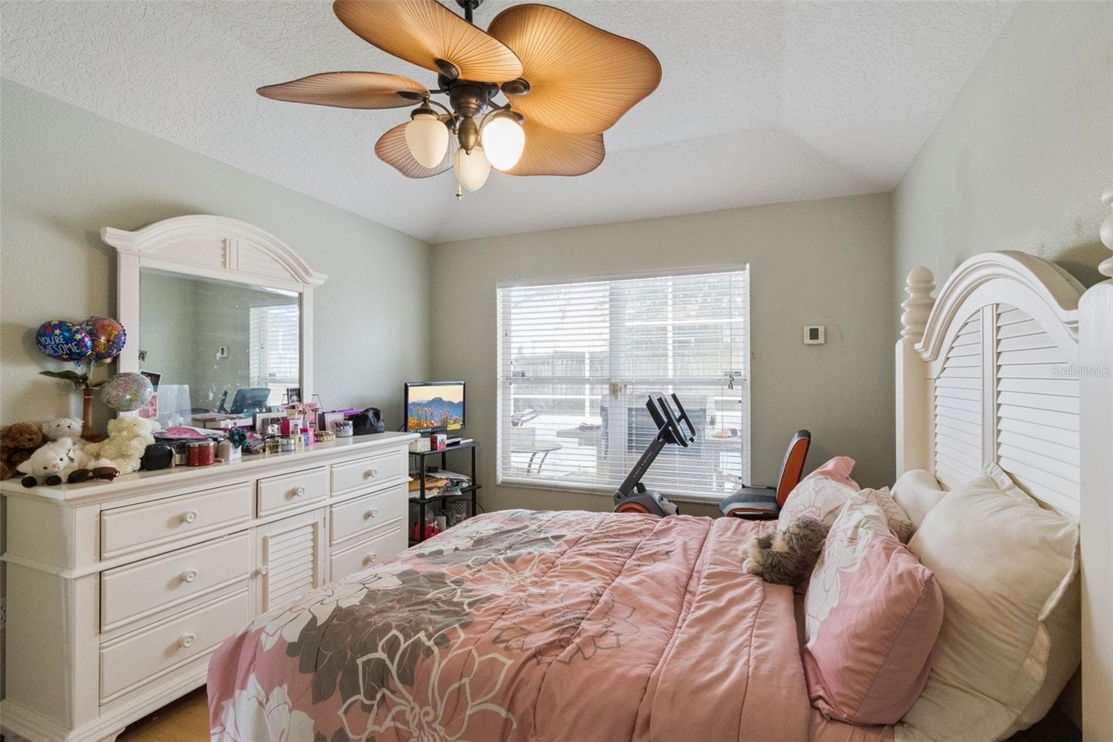 16217 COOPERS HAWK AVENUE — photo 12 of 27