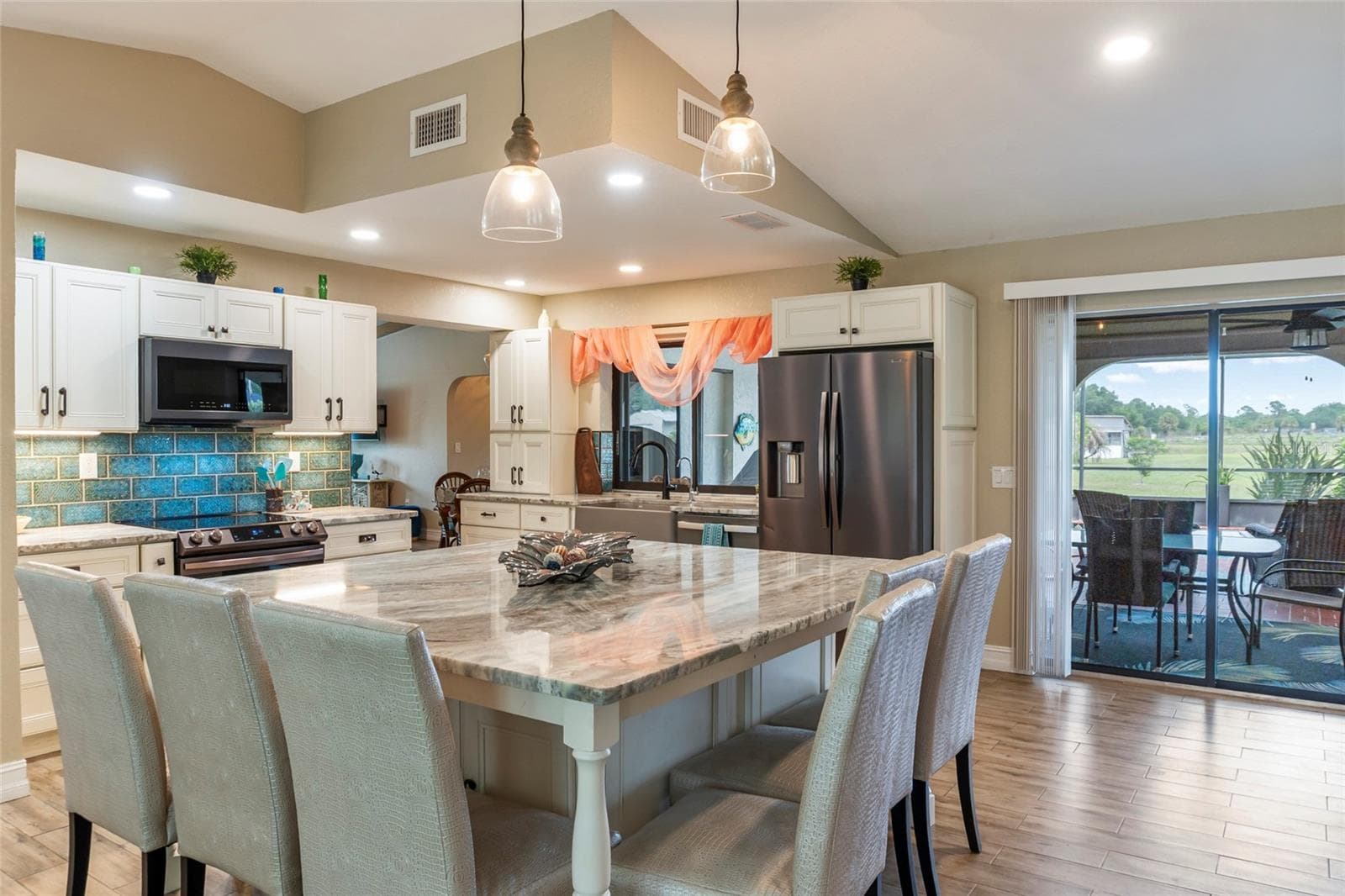 29005 PALM SHORES BOULEVARD — photo 17 of 84
