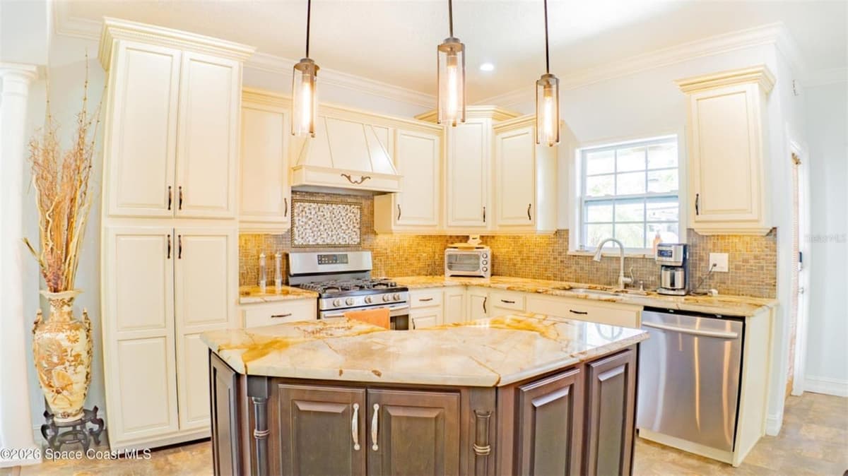 308 BELLAIR DRIVE — photo 46 of 57