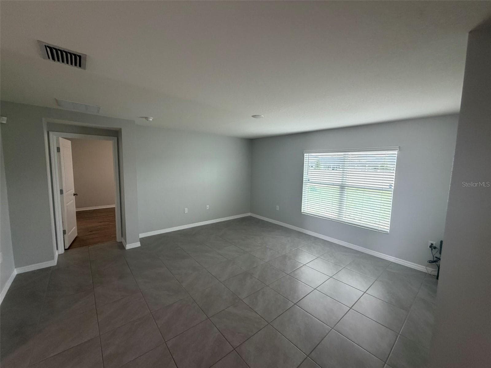 4703 85TH PLACE — photo 15 of 29