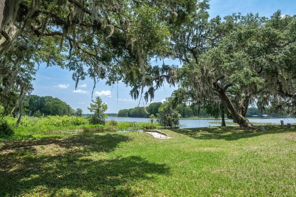 1304 SIESTA TERRACE — photo 33 of 44