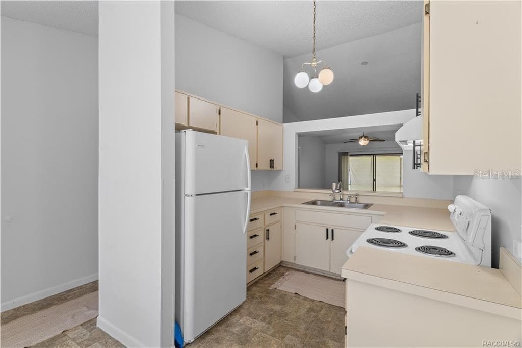 1304 SIESTA TERRACE — photo 11 of 44