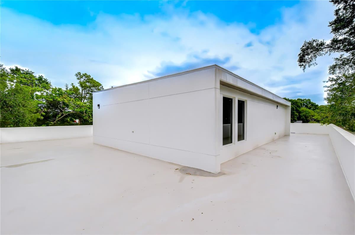 6805 NEW YORK DRIVE — photo 41 of 54