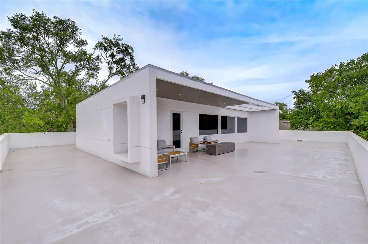 6805 NEW YORK DRIVE — photo 43 of 54