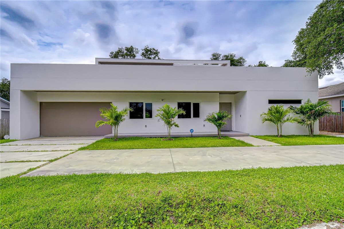6805 NEW YORK DRIVE — photo 1 of 54