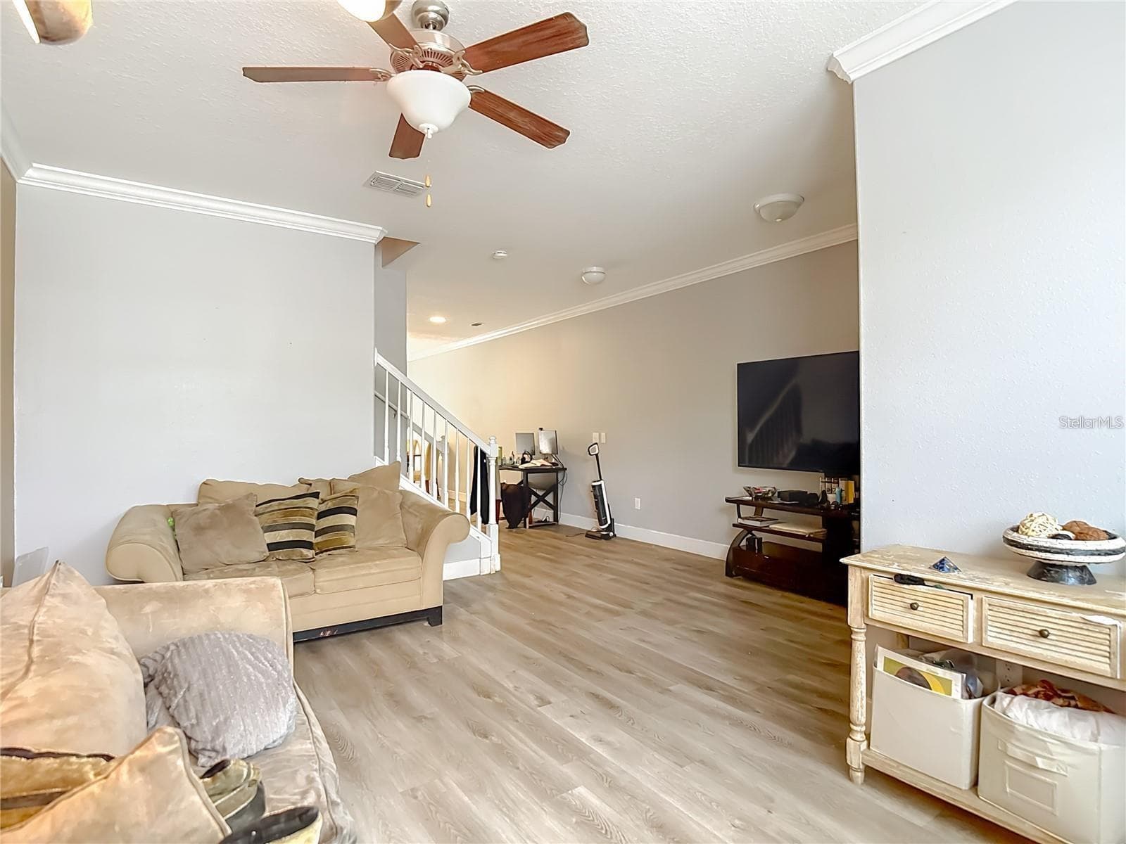 4442 FENNWOOD COURT — photo 6 of 40