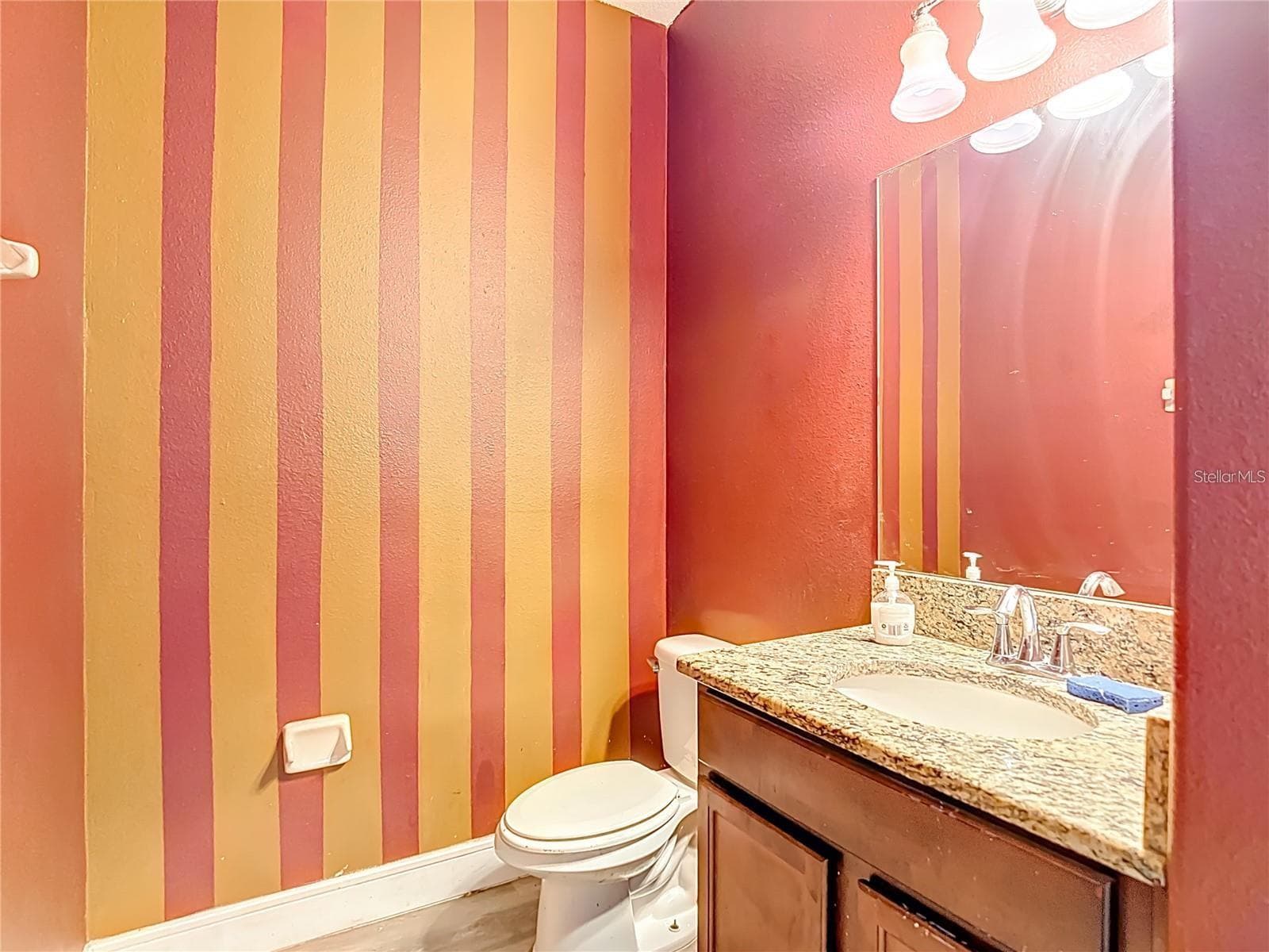 4442 FENNWOOD COURT — photo 18 of 40
