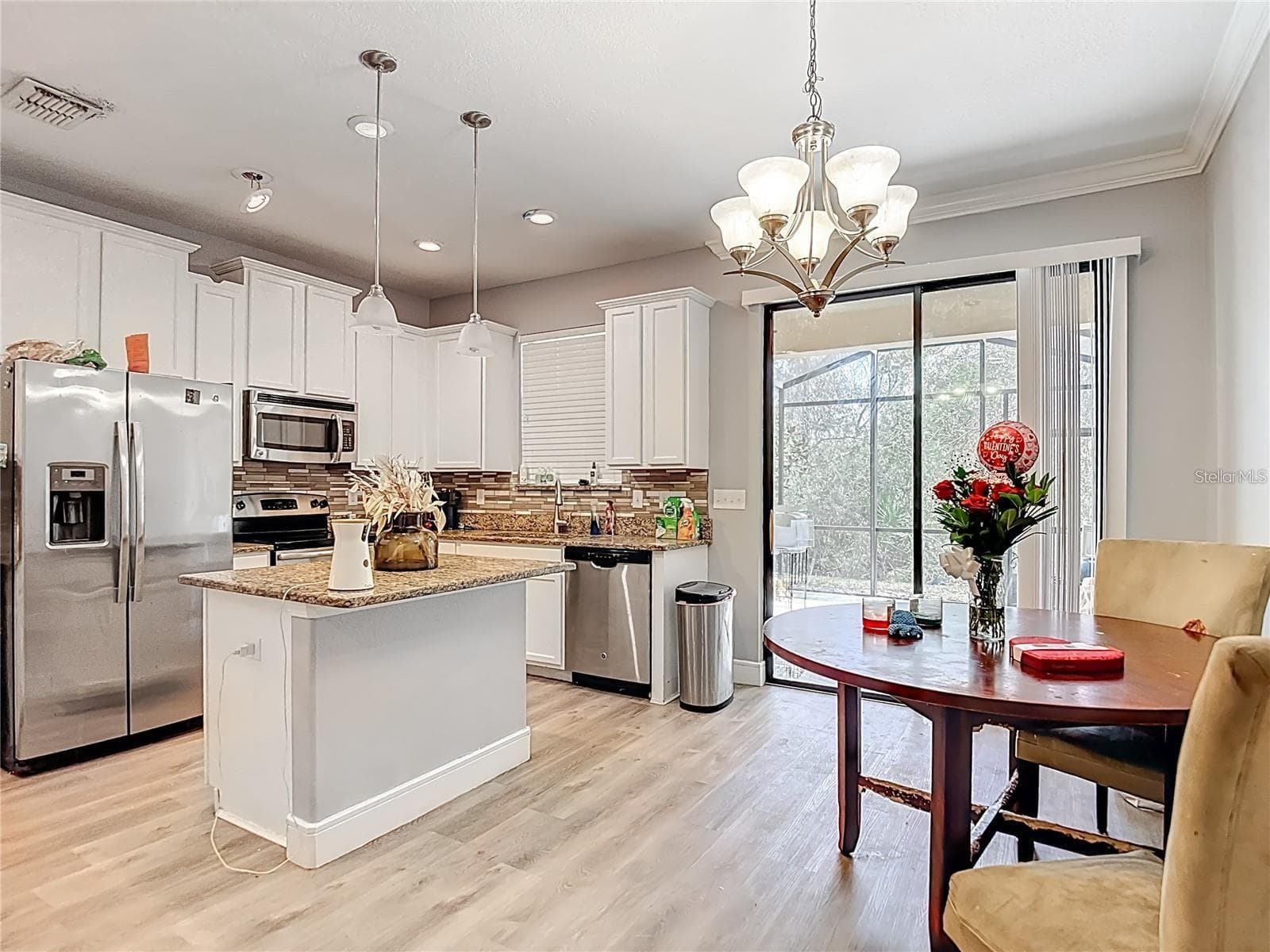 4442 FENNWOOD COURT — photo 5 of 40